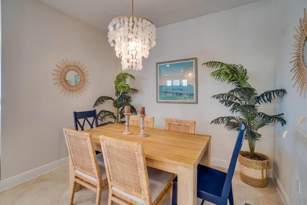 Apartament Swaying Palms By Coastal Chic Vacations Bradenton Zewnętrze zdjęcie