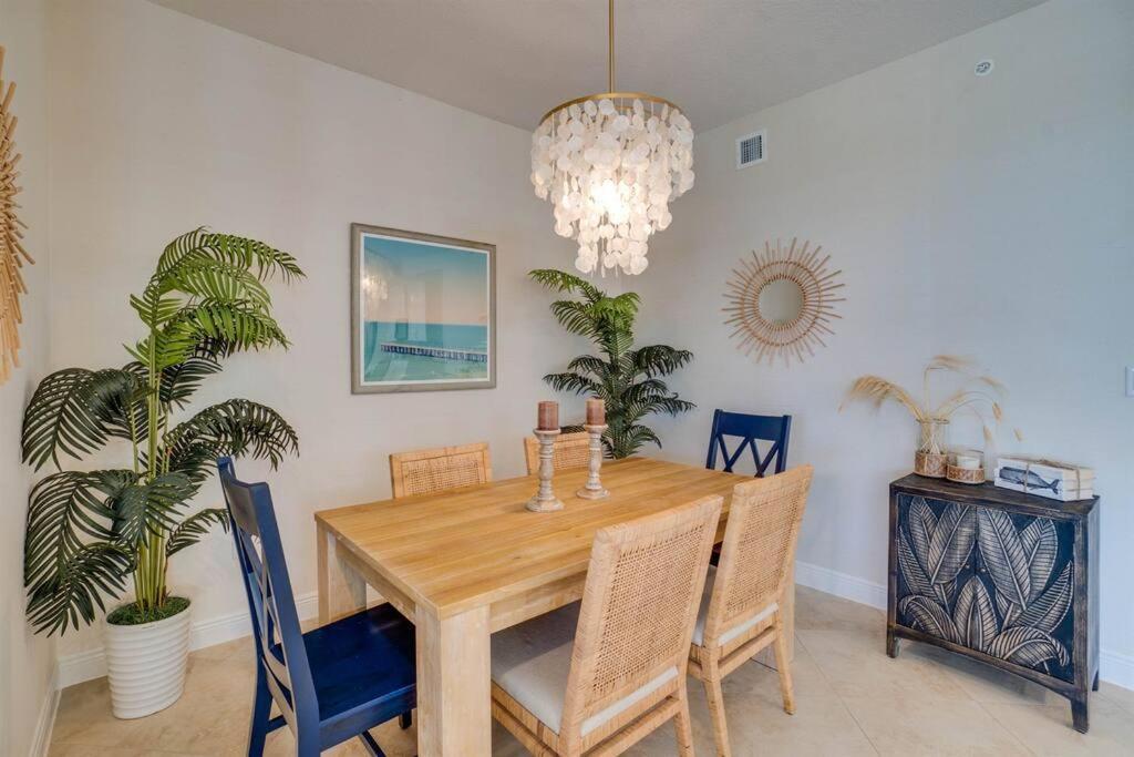 Apartament Swaying Palms By Coastal Chic Vacations Bradenton Zewnętrze zdjęcie